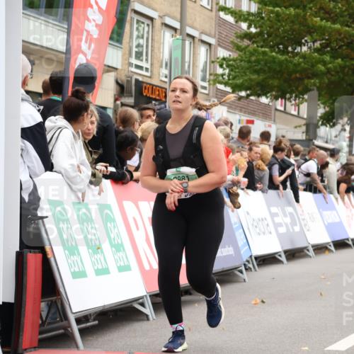 21.09.2025 - PSD Bank Halbmarathon Strokosch-Dieckow http://msf.ph/oto/8934489 21.09.2025 12:29:23 Ziel 1652, 3527, 3880, 3981 meine-sportfotos.de