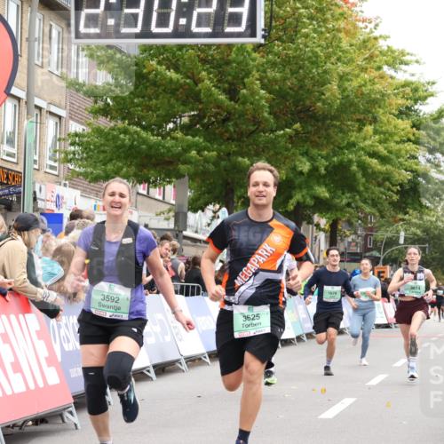 21.09.2025 - PSD Bank Halbmarathon Strokosch-Dieckow http://msf.ph/oto/8934510 21.09.2025 12:29:46 Ziel 1678, 2845, 3592, 3614, 3625, 3741 meine-sportfotos.de