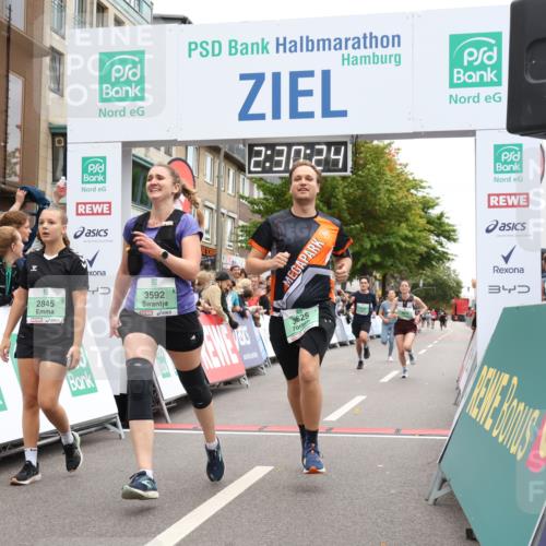 21.09.2025 - PSD Bank Halbmarathon Strokosch-Dieckow http://msf.ph/oto/8934516 21.09.2025 12:29:48 Ziel 1244, 1678, 2845, 3592, 3614, 3625, 3741 meine-sportfotos.de