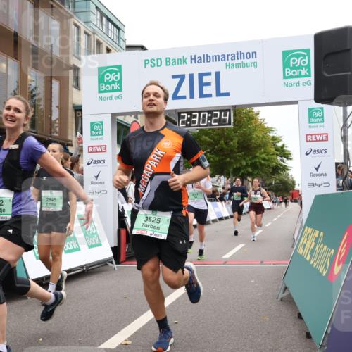 21.09.2025 - PSD Bank Halbmarathon Strokosch-Dieckow http://msf.ph/oto/8934518 21.09.2025 12:29:48 Ziel 1244, 1678, 2845, 3592, 3614, 3625, 3741 meine-sportfotos.de