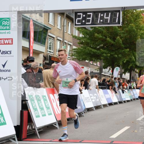 21.09.2025 - PSD Bank Halbmarathon Strokosch-Dieckow http://msf.ph/oto/8934714 21.09.2025 12:31:05 Ziel 2948, 3581, 3730 meine-sportfotos.de