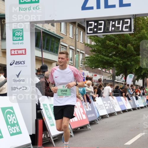 21.09.2025 - PSD Bank Halbmarathon Strokosch-Dieckow http://msf.ph/oto/8934717 21.09.2025 12:31:05 Ziel 2948, 3581, 3730 meine-sportfotos.de