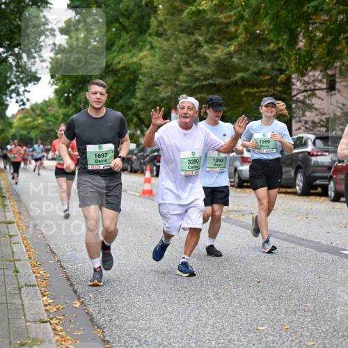 21.09.2025 - PSD Bank Halbmarathon Dr. Thomas Lammeyer http://msf.ph/oto/8934825 21.09.2025 10:57:18 Laufen 5, 1697, 3280, 1292, 1290, 3430, 4915 meine-sportfotos.de