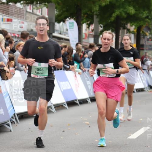 21.09.2025 - PSD Bank Halbmarathon Strokosch-Dieckow http://msf.ph/oto/8934869 21.09.2025 12:32:11 Ziel 1595, 1596, 3789 meine-sportfotos.de