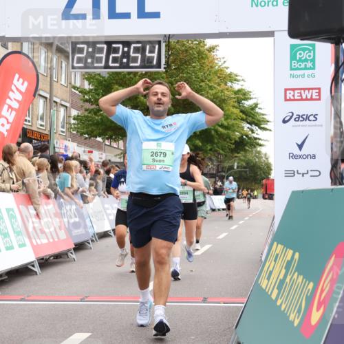 21.09.2025 - PSD Bank Halbmarathon Strokosch-Dieckow http://msf.ph/oto/8934900 21.09.2025 12:32:18 Ziel 1595, 1596, 2679, 3289, 3316, 3789, 3994 meine-sportfotos.de