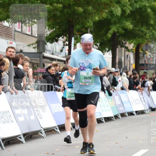 21.09.2025 - PSD Bank Halbmarathon Strokosch-Dieckow http://msf.ph/oto/8934931 21.09.2025 12:32:24 Ziel 1260, 2679, 3289, 3316, 3978, 3994 meine-sportfotos.de