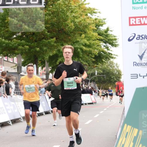 21.09.2025 - PSD Bank Halbmarathon Strokosch-Dieckow http://msf.ph/oto/8934968 21.09.2025 12:32:52 Ziel 3379, 3532, 3660 meine-sportfotos.de