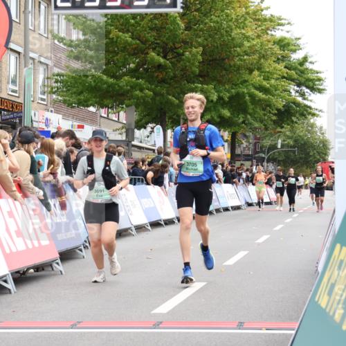 21.09.2025 - PSD Bank Halbmarathon Strokosch-Dieckow http://msf.ph/oto/8935012 21.09.2025 12:33:15 Ziel 3691, 3705 meine-sportfotos.de