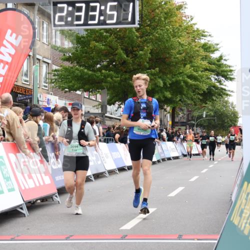 21.09.2025 - PSD Bank Halbmarathon Strokosch-Dieckow http://msf.ph/oto/8935015 21.09.2025 12:33:15 Ziel 3691, 3705 meine-sportfotos.de