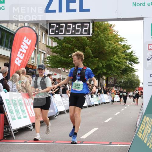 21.09.2025 - PSD Bank Halbmarathon Strokosch-Dieckow http://msf.ph/oto/8935021 21.09.2025 12:33:16 Ziel 3691, 3705 meine-sportfotos.de