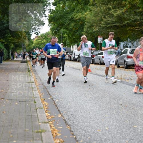 21.09.2025 - PSD Bank Halbmarathon Dr. Thomas Lammeyer http://msf.ph/oto/8935031 21.09.2025 10:57:44 Laufen 3197, 1576, 1575, 3557 meine-sportfotos.de