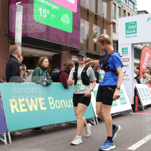 21.09.2025 - PSD Bank Halbmarathon Strokosch-Dieckow http://msf.ph/oto/8935038 21.09.2025 12:33:19 Ziel 3691, 3705 meine-sportfotos.de