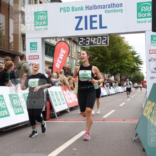 21.09.2025 - PSD Bank Halbmarathon Strokosch-Dieckow http://msf.ph/oto/8935053 21.09.2025 12:33:26 Ziel 1301, 1302, 3250, 3370 meine-sportfotos.de