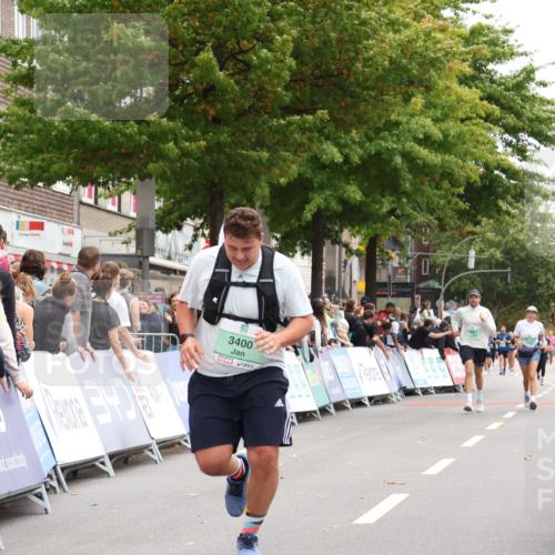 21.09.2025 - PSD Bank Halbmarathon Strokosch-Dieckow http://msf.ph/oto/8935070 21.09.2025 12:33:30 Ziel 1301, 1302, 3250, 3370, 3400 meine-sportfotos.de