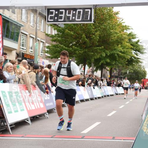 21.09.2025 - PSD Bank Halbmarathon Strokosch-Dieckow http://msf.ph/oto/8935073 21.09.2025 12:33:31 Ziel 1301, 1302, 3250, 3370, 3400 meine-sportfotos.de