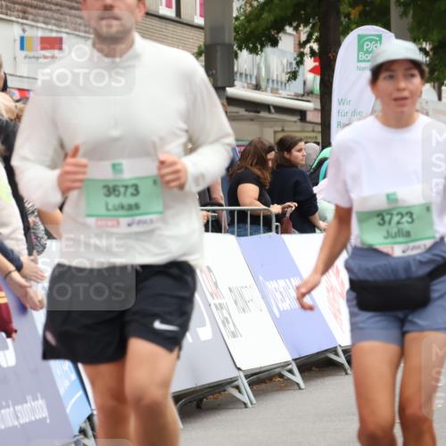 21.09.2025 - PSD Bank Halbmarathon Strokosch-Dieckow http://msf.ph/oto/8935081 21.09.2025 12:33:40 Ziel 3673, 3723 meine-sportfotos.de
