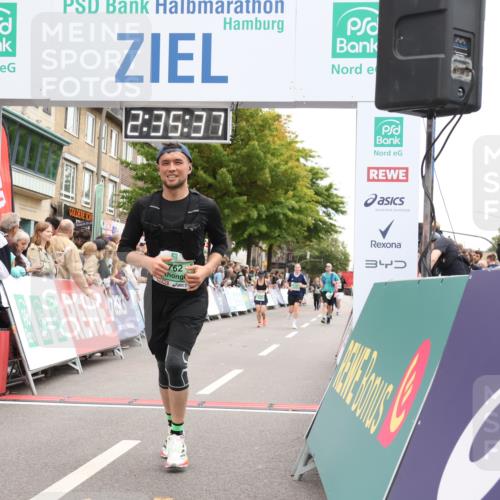 21.09.2025 - PSD Bank Halbmarathon Strokosch-Dieckow http://msf.ph/oto/8935252 21.09.2025 12:35:01 Ziel 1417, 1762, 3216, 3675 meine-sportfotos.de