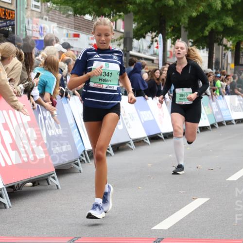 21.09.2025 - PSD Bank Halbmarathon Strokosch-Dieckow http://msf.ph/oto/8935319 21.09.2025 12:35:22 Ziel 1279, 1341, 3387, 3811, 3883 meine-sportfotos.de