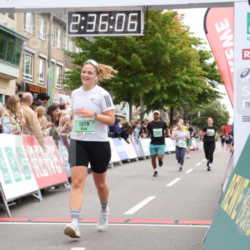 21.09.2025 - PSD Bank Halbmarathon Strokosch-Dieckow http://msf.ph/oto/8935349 21.09.2025 12:35:29 Ziel 1278, 1279, 1341, 3322, 3442, 3883 meine-sportfotos.de