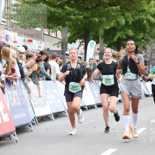 21.09.2025 - PSD Bank Halbmarathon Strokosch-Dieckow http://msf.ph/oto/8935431 21.09.2025 12:35:54 Ziel 3404, 3499, 3502, 3650, 3664 meine-sportfotos.de