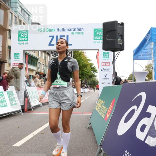 21.09.2025 - PSD Bank Halbmarathon Strokosch-Dieckow http://msf.ph/oto/8935453 21.09.2025 12:35:59 Ziel 3499, 3502, 3650, 3664 meine-sportfotos.de