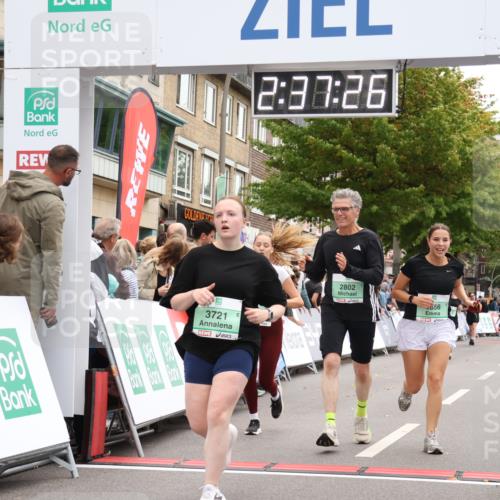 21.09.2025 - PSD Bank Halbmarathon Strokosch-Dieckow http://msf.ph/oto/8935505 21.09.2025 12:36:50 Ziel 2802, 2807, 3656, 3721, 3772 meine-sportfotos.de