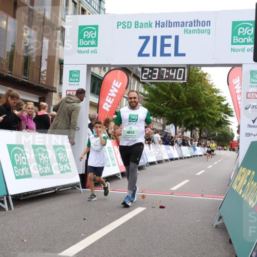 21.09.2025 - PSD Bank Halbmarathon Strokosch-Dieckow http://msf.ph/oto/8937916 21.09.2025 12:37:04 Ziel 3035, 3125, 4012 meine-sportfotos.de
