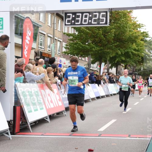 21.09.2025 - PSD Bank Halbmarathon Strokosch-Dieckow http://msf.ph/oto/8937932 21.09.2025 12:37:49 Ziel 3398, 3832 meine-sportfotos.de