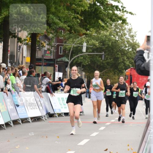 21.09.2025 - PSD Bank Halbmarathon Strokosch-Dieckow http://msf.ph/oto/8937958 21.09.2025 12:38:04 Ziel 3377, 3405, 3553, 3717 meine-sportfotos.de