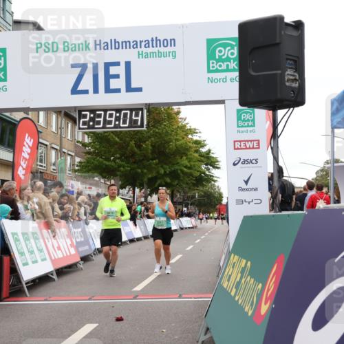 21.09.2025 - PSD Bank Halbmarathon Strokosch-Dieckow http://msf.ph/oto/8937985 21.09.2025 12:38:28 Ziel 1156, 3211, 3212, 3487, 3799, 3905 meine-sportfotos.de