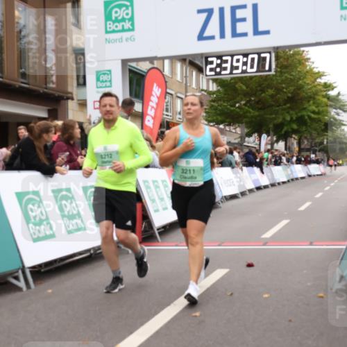 21.09.2025 - PSD Bank Halbmarathon Strokosch-Dieckow http://msf.ph/oto/8937986 21.09.2025 12:38:31 Ziel 1156, 3211, 3212 meine-sportfotos.de