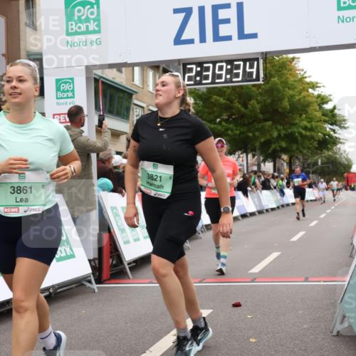 21.09.2025 - PSD Bank Halbmarathon Strokosch-Dieckow http://msf.ph/oto/8937997 21.09.2025 12:38:58 Ziel 3158, 3197, 3821, 3861 meine-sportfotos.de