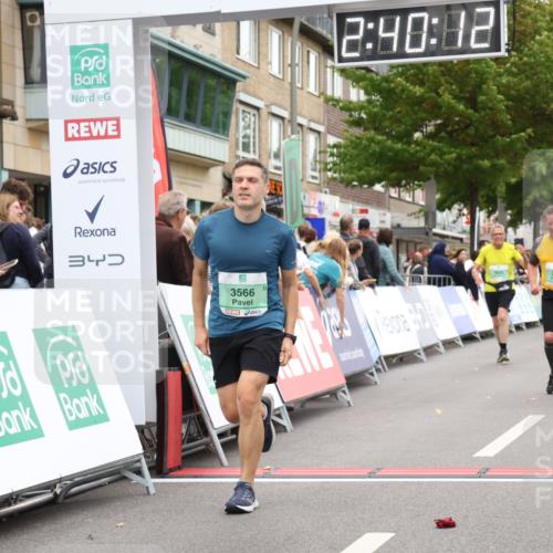 21.09.2025 - PSD Bank Halbmarathon Strokosch-Dieckow http://msf.ph/oto/8938043 21.09.2025 12:39:36 Ziel 2765, 3566, 3623 meine-sportfotos.de