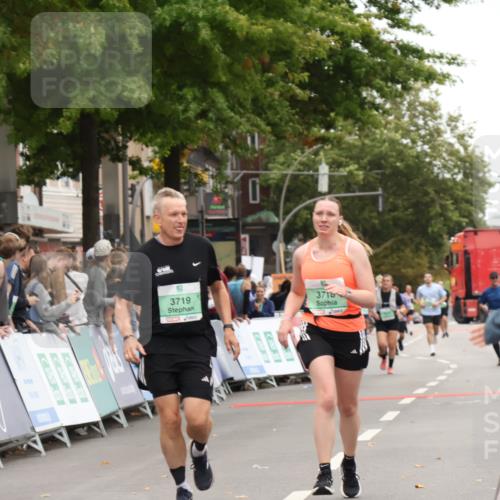 21.09.2025 - PSD Bank Halbmarathon Strokosch-Dieckow http://msf.ph/oto/8938089 21.09.2025 12:40:51 Ziel 1683, 1684, 3718, 3719 meine-sportfotos.de