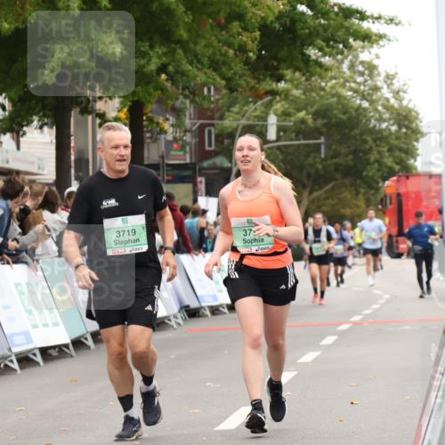 21.09.2025 - PSD Bank Halbmarathon Strokosch-Dieckow http://msf.ph/oto/8938090 21.09.2025 12:40:51 Ziel 1683, 1684, 3718, 3719 meine-sportfotos.de