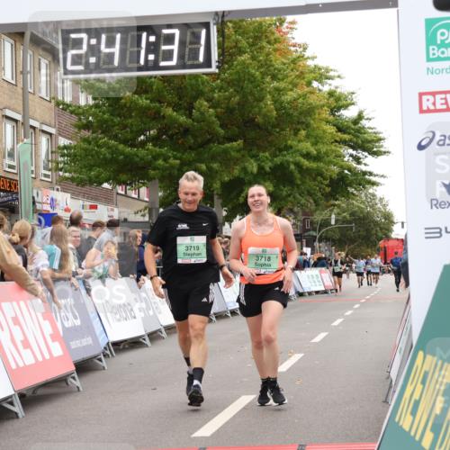21.09.2025 - PSD Bank Halbmarathon Strokosch-Dieckow http://msf.ph/oto/8938095 21.09.2025 12:40:54 Ziel 1683, 1684, 3718, 3719 meine-sportfotos.de