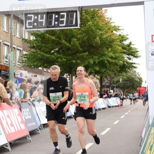 21.09.2025 - PSD Bank Halbmarathon Strokosch-Dieckow http://msf.ph/oto/8938096 21.09.2025 12:40:55 Ziel 1683, 1684, 3718, 3719 meine-sportfotos.de