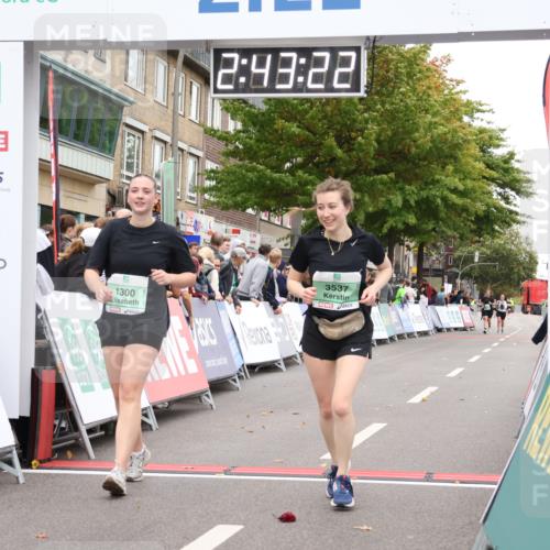 21.09.2025 - PSD Bank Halbmarathon Strokosch-Dieckow http://msf.ph/oto/8938183 21.09.2025 12:42:46 Ziel 1300, 3537, 3702 meine-sportfotos.de