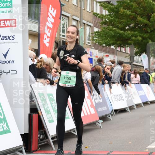 21.09.2025 - PSD Bank Halbmarathon Strokosch-Dieckow http://msf.ph/oto/8938209 21.09.2025 12:43:25 Ziel 1155, 2279, 3491, 3569, 3750 meine-sportfotos.de