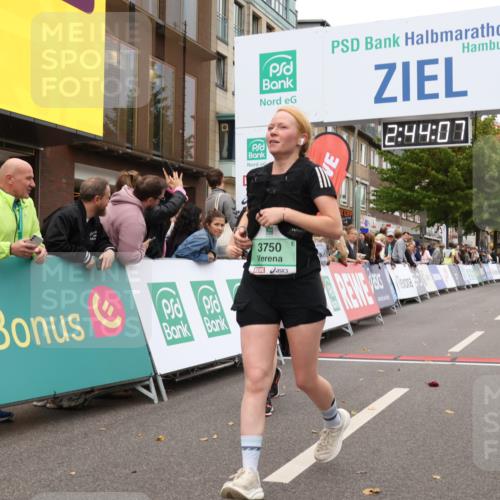 21.09.2025 - PSD Bank Halbmarathon Strokosch-Dieckow http://msf.ph/oto/8938217 21.09.2025 12:43:31 Ziel 1155, 3569, 3750 meine-sportfotos.de