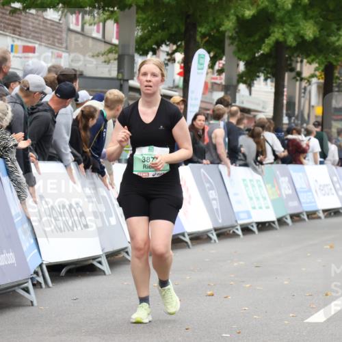 21.09.2025 - PSD Bank Halbmarathon Strokosch-Dieckow http://msf.ph/oto/8938218 21.09.2025 12:44:01 Ziel 3877 meine-sportfotos.de