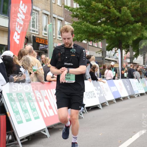 21.09.2025 - PSD Bank Halbmarathon Strokosch-Dieckow http://msf.ph/oto/8938265 21.09.2025 12:45:07 Ziel 1101 meine-sportfotos.de