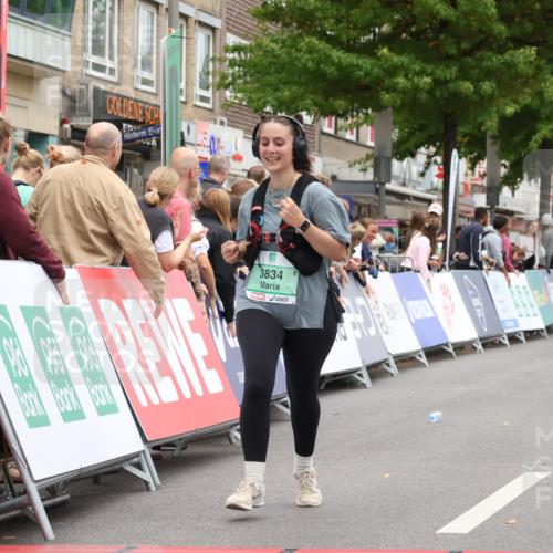 21.09.2025 - PSD Bank Halbmarathon Strokosch-Dieckow http://msf.ph/oto/8938365 21.09.2025 12:48:48 Ziel 3830, 3834 meine-sportfotos.de
