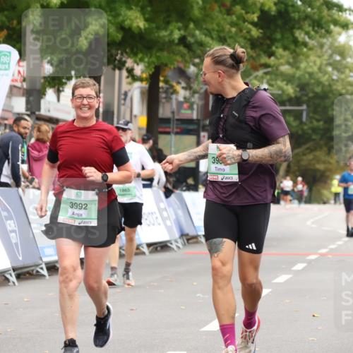 21.09.2025 - PSD Bank Halbmarathon Strokosch-Dieckow http://msf.ph/oto/8938415 21.09.2025 12:49:58 Ziel 3303, 3985, 3992, 4060 meine-sportfotos.de