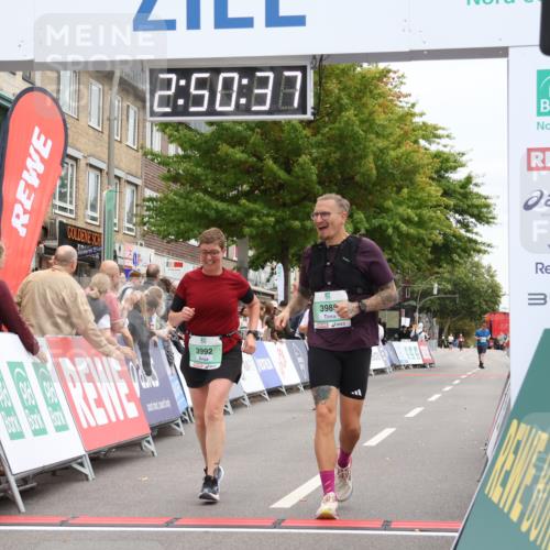 21.09.2025 - PSD Bank Halbmarathon Strokosch-Dieckow http://msf.ph/oto/8938419 21.09.2025 12:50:01 Ziel 3303, 3985, 3992 meine-sportfotos.de