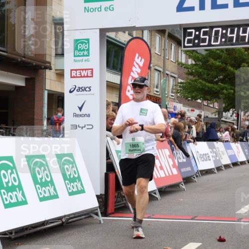 21.09.2025 - PSD Bank Halbmarathon Strokosch-Dieckow http://msf.ph/oto/8938429 21.09.2025 12:50:07 Ziel 1865, 3985, 3992 meine-sportfotos.de