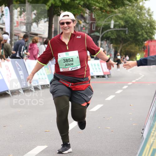 21.09.2025 - PSD Bank Halbmarathon Strokosch-Dieckow http://msf.ph/oto/8938435 21.09.2025 12:50:46 Ziel 3852 meine-sportfotos.de