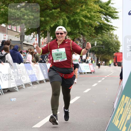 21.09.2025 - PSD Bank Halbmarathon Strokosch-Dieckow http://msf.ph/oto/8938436 21.09.2025 12:50:46 Ziel 3852 meine-sportfotos.de