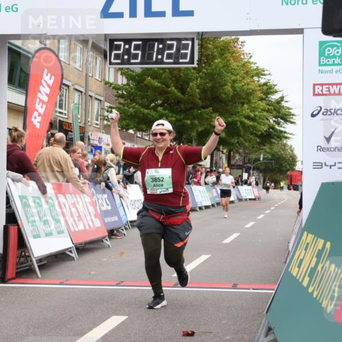 21.09.2025 - PSD Bank Halbmarathon Strokosch-Dieckow http://msf.ph/oto/8938438 21.09.2025 12:50:47 Ziel 3852 meine-sportfotos.de