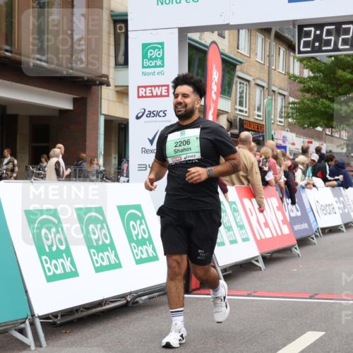 21.09.2025 - PSD Bank Halbmarathon Strokosch-Dieckow http://msf.ph/oto/8938457 21.09.2025 12:51:26 Ziel 2206 meine-sportfotos.de